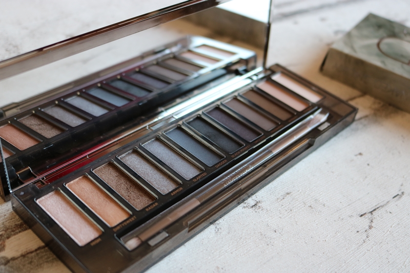 Urban Decay Naked Paletten Vergleich - Naked Smoky - Beauty - Lidschattenpaletten - Fashionladyoves by Tamara Wagner - Beautyblog