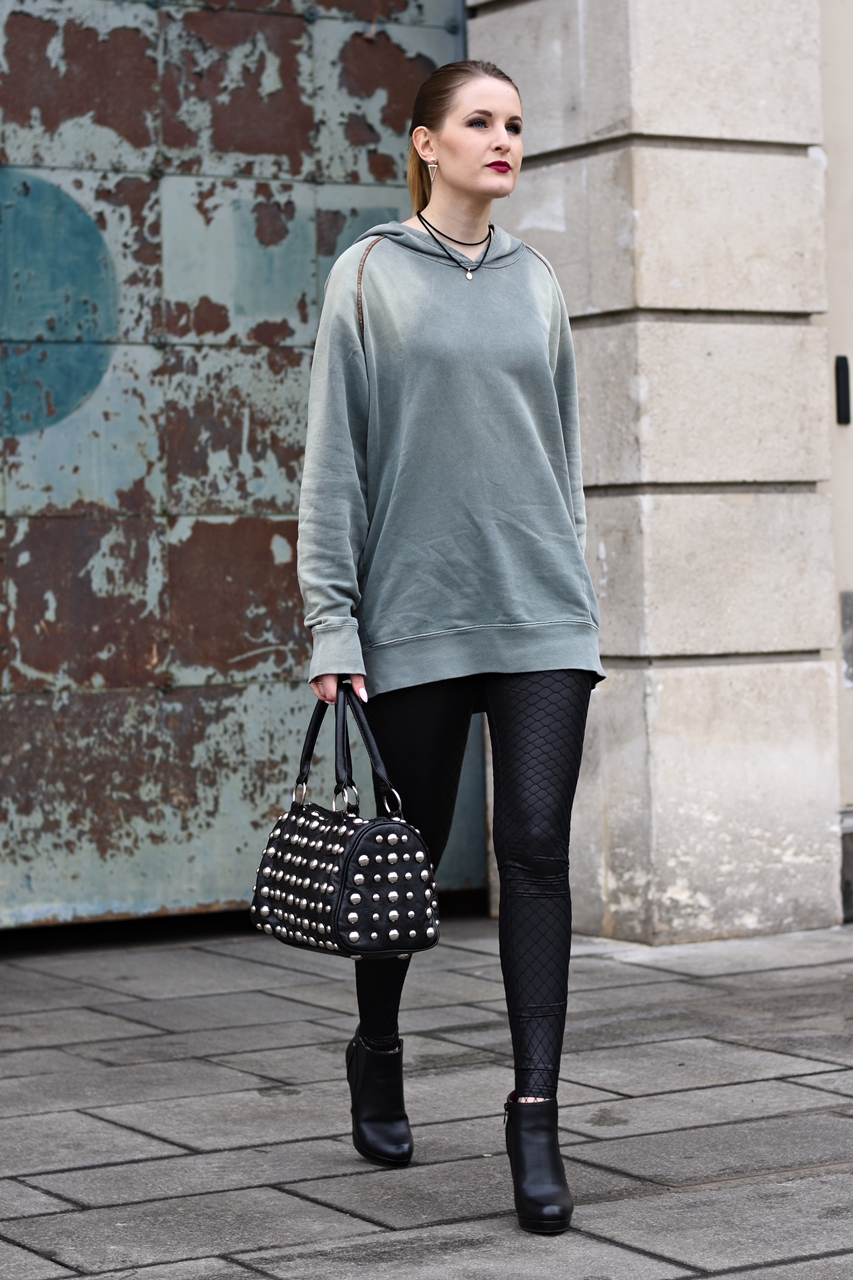 Fashion Challenge - Der Hoodie - Fishnet Tights - New Trend - Fashionladyloves