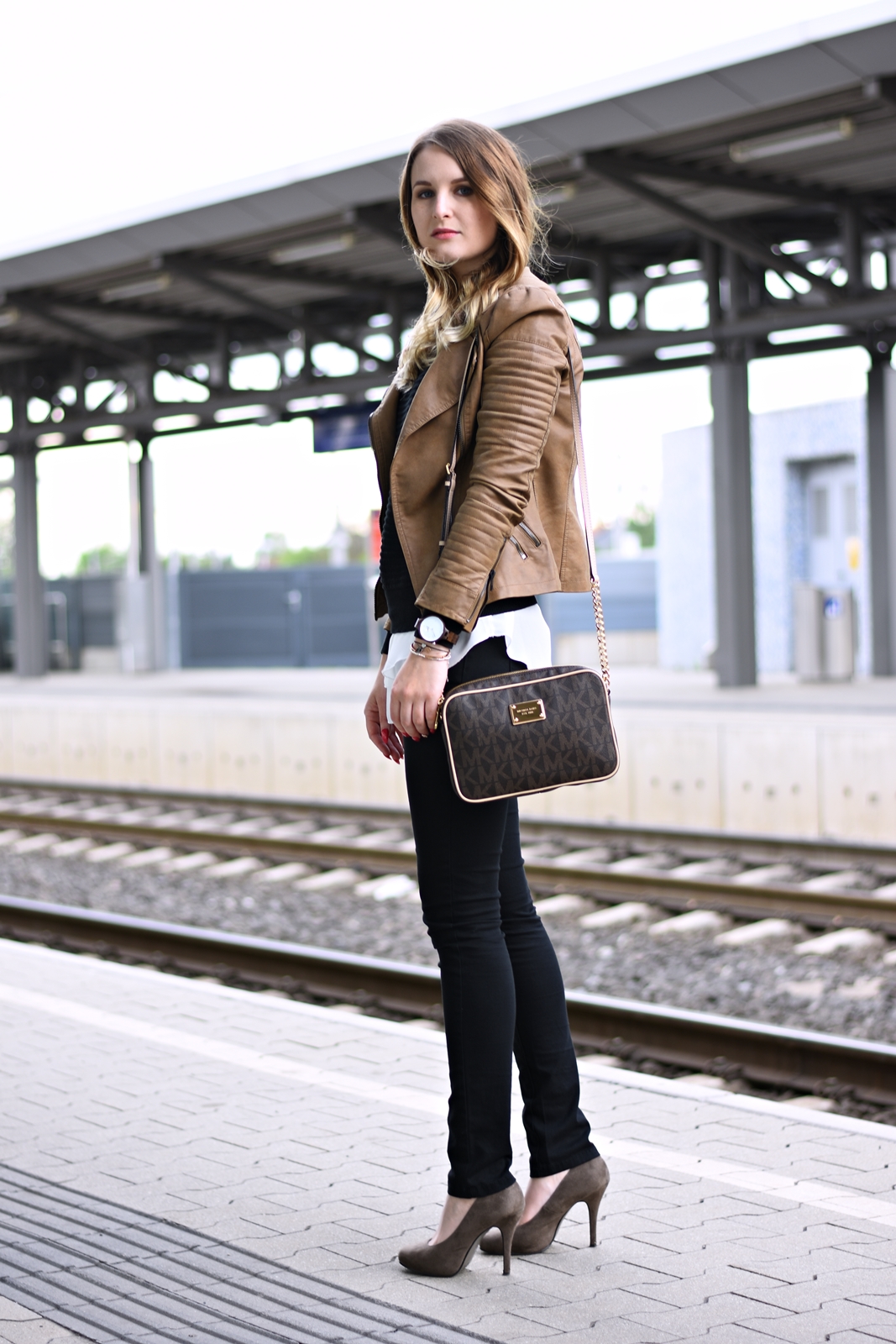Outfit - Black and Brown - LIVEALIFE Holzuhr - Michael Kors Tasche - Fashionladyloves