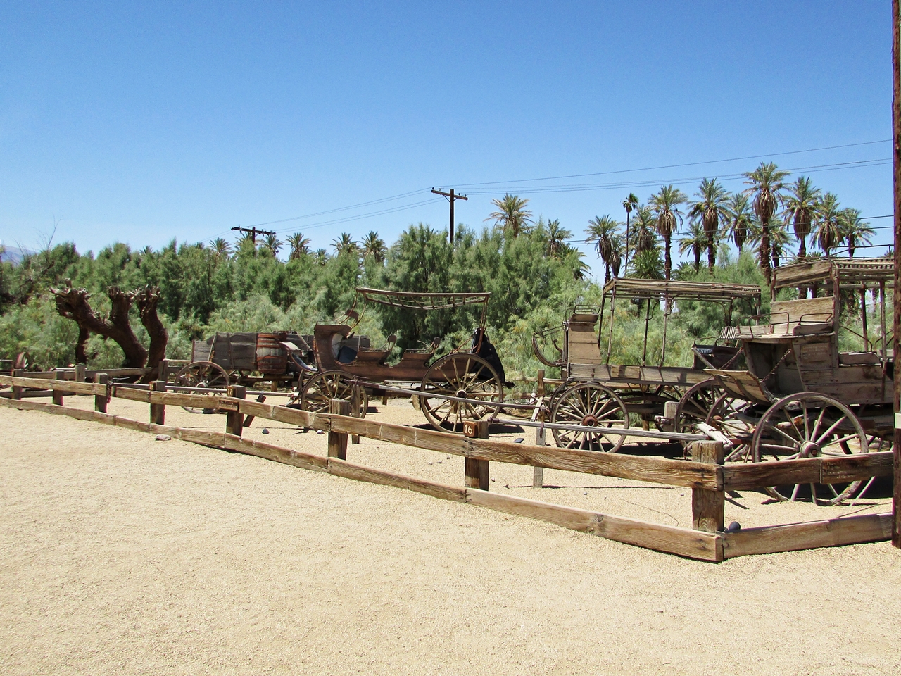 Westküste USA Rundreise - Death Valley Furnance Creek Borax Mine Museum - Fashionladyloves