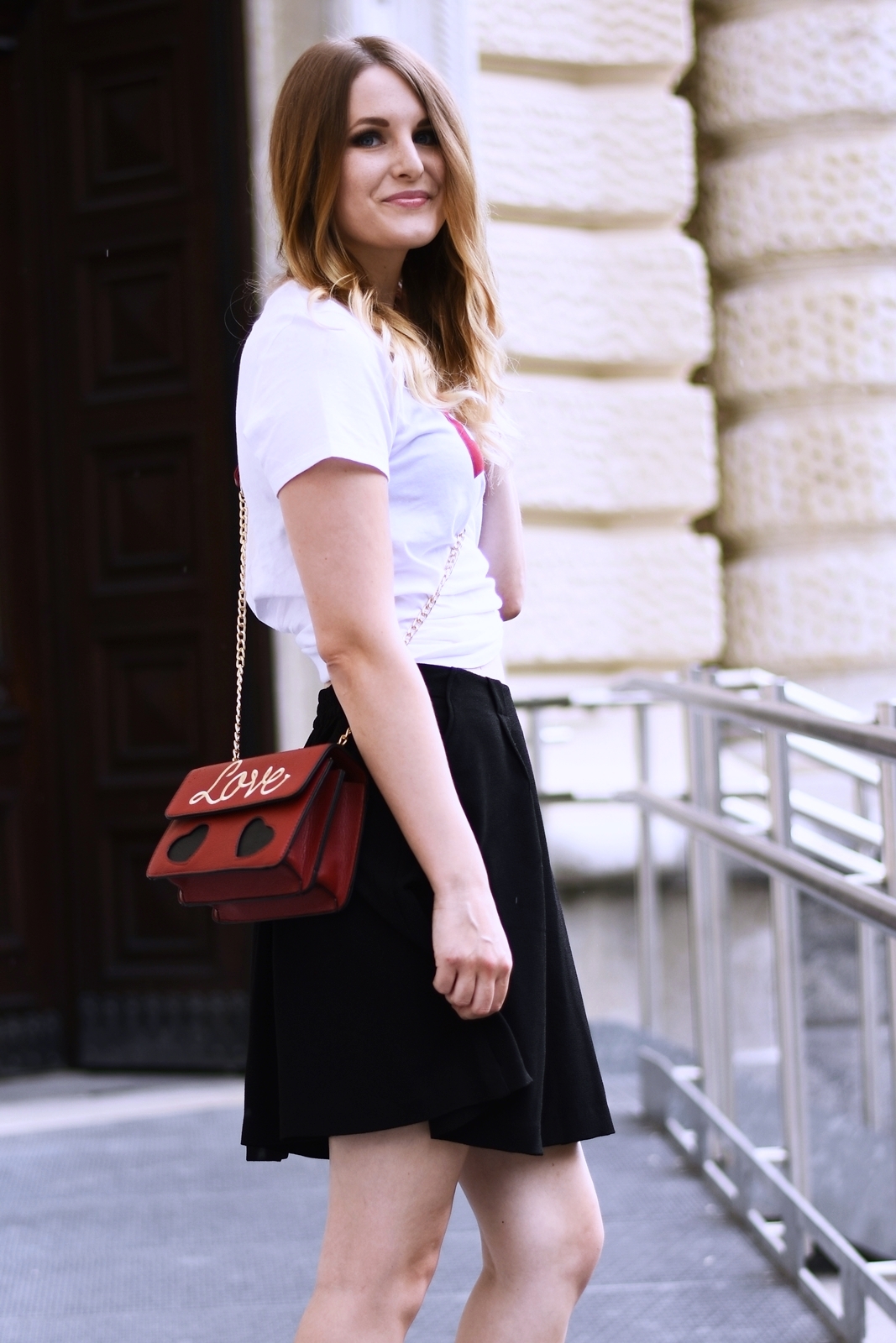 Brand Shirt kombinieren - so stylst du dieses Trend Teil - Levis - Statement - Love Bag - Basic - Rock - Converse - Fashionladyloves by Tamara Wagner Fashionblog