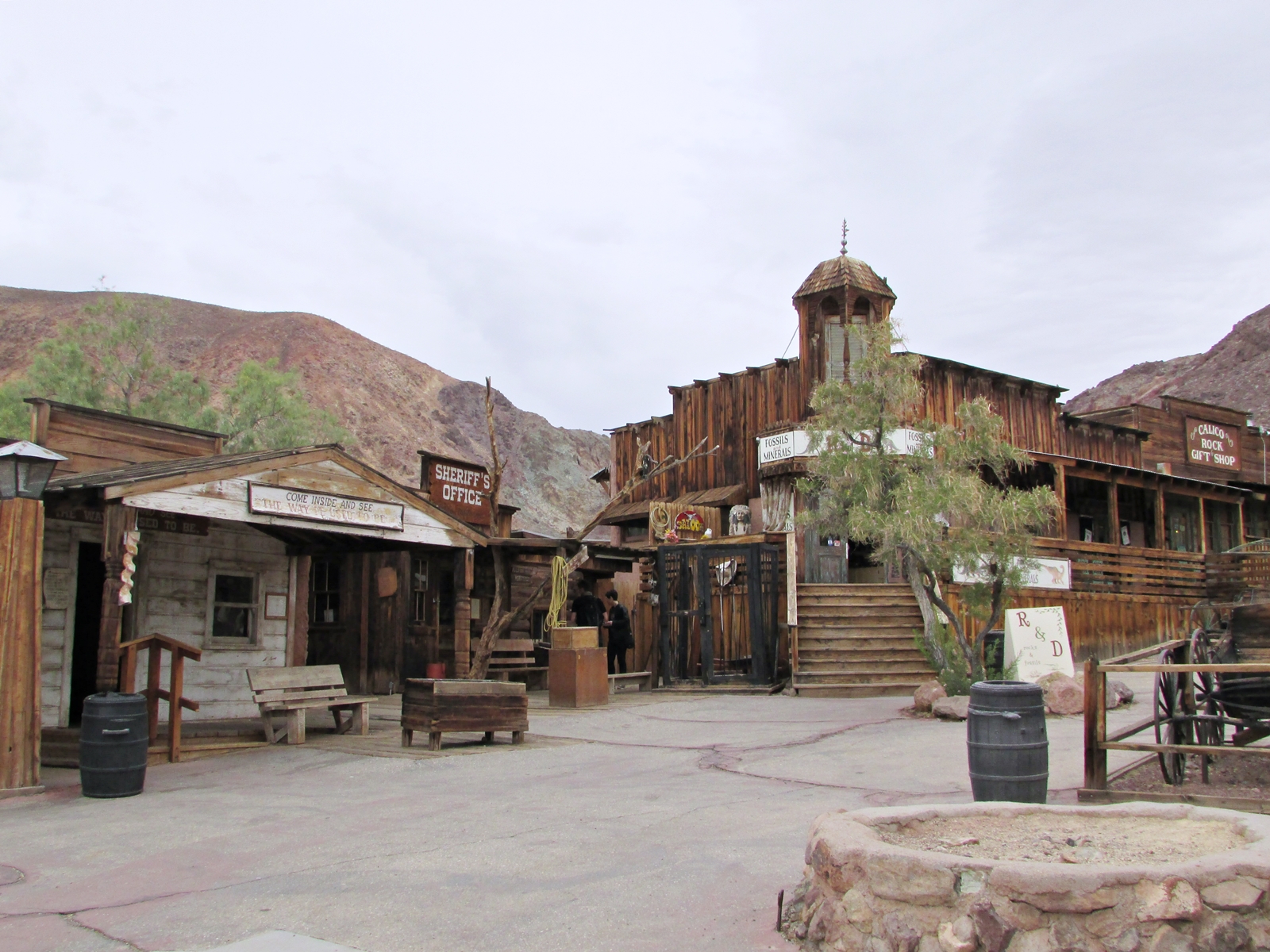 Calico Ghost town - usa rundreise - geisterstadt in der Mojave Wüste - Scheriff´s Office - Roadtrip - Fashionladyloves by Tamara Wagner Travelblog