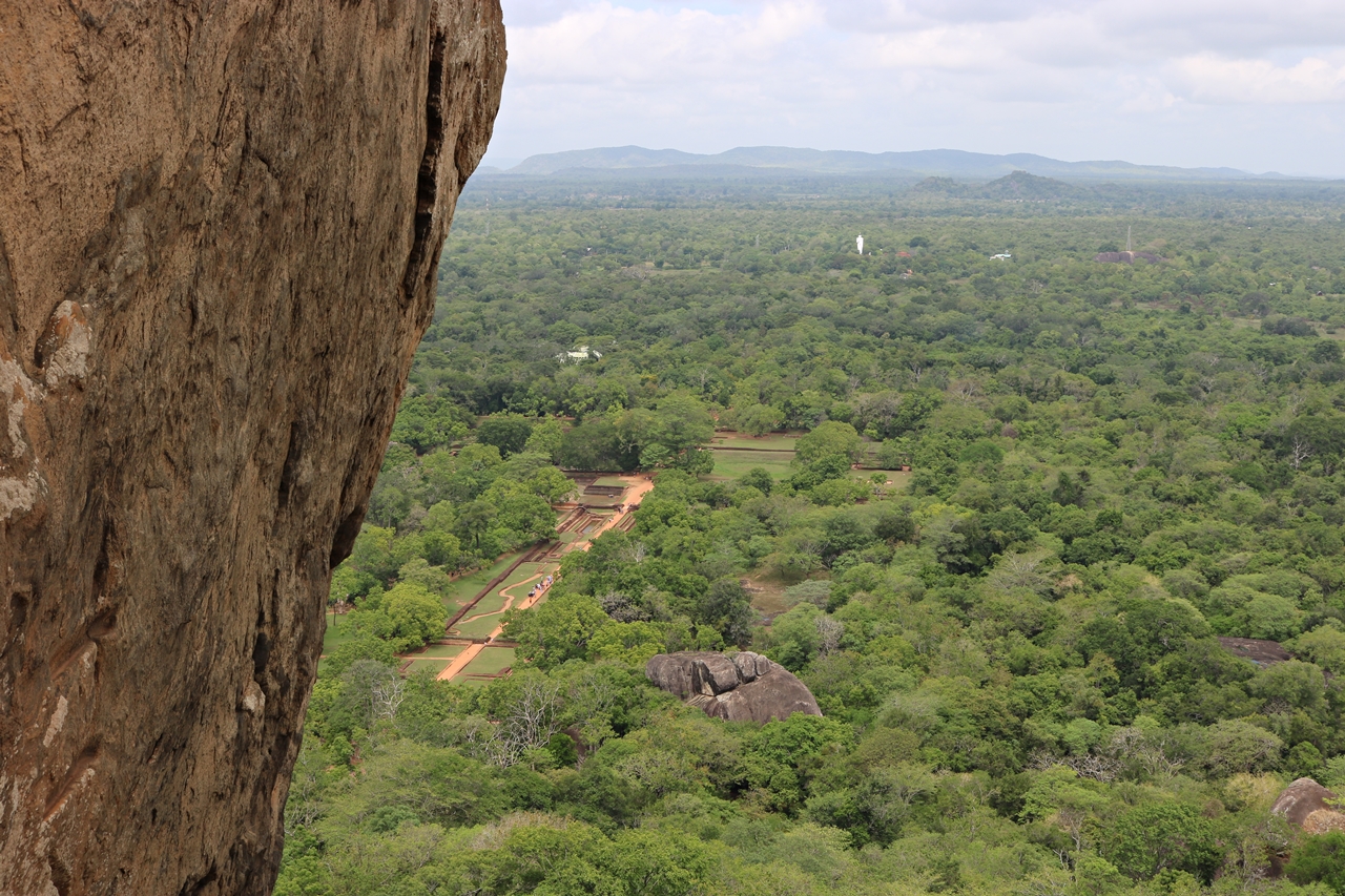 Sri Lanka Travel Guide- Reisebericht -Ausblick vom Sigirya - Fashionladyloves by Tamara Wagner - Travel Blog - Reiseblog aus Graz Österreich