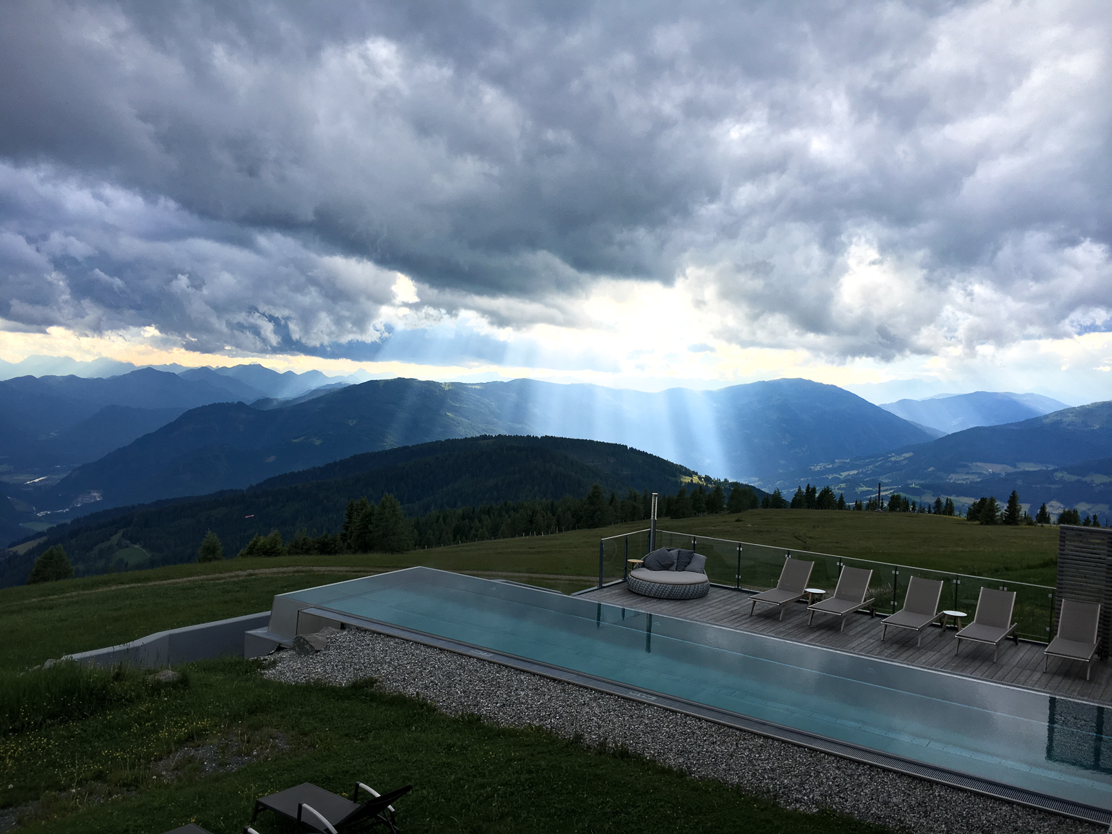 Das Alpinhotel Pacheiner auf der Gerlitzen in Kärnten - Hotel Review - Wellness und Wandern am Berg - Wanderurlaub - Bergsommer - Fashionladyloves by Tamara Wagner