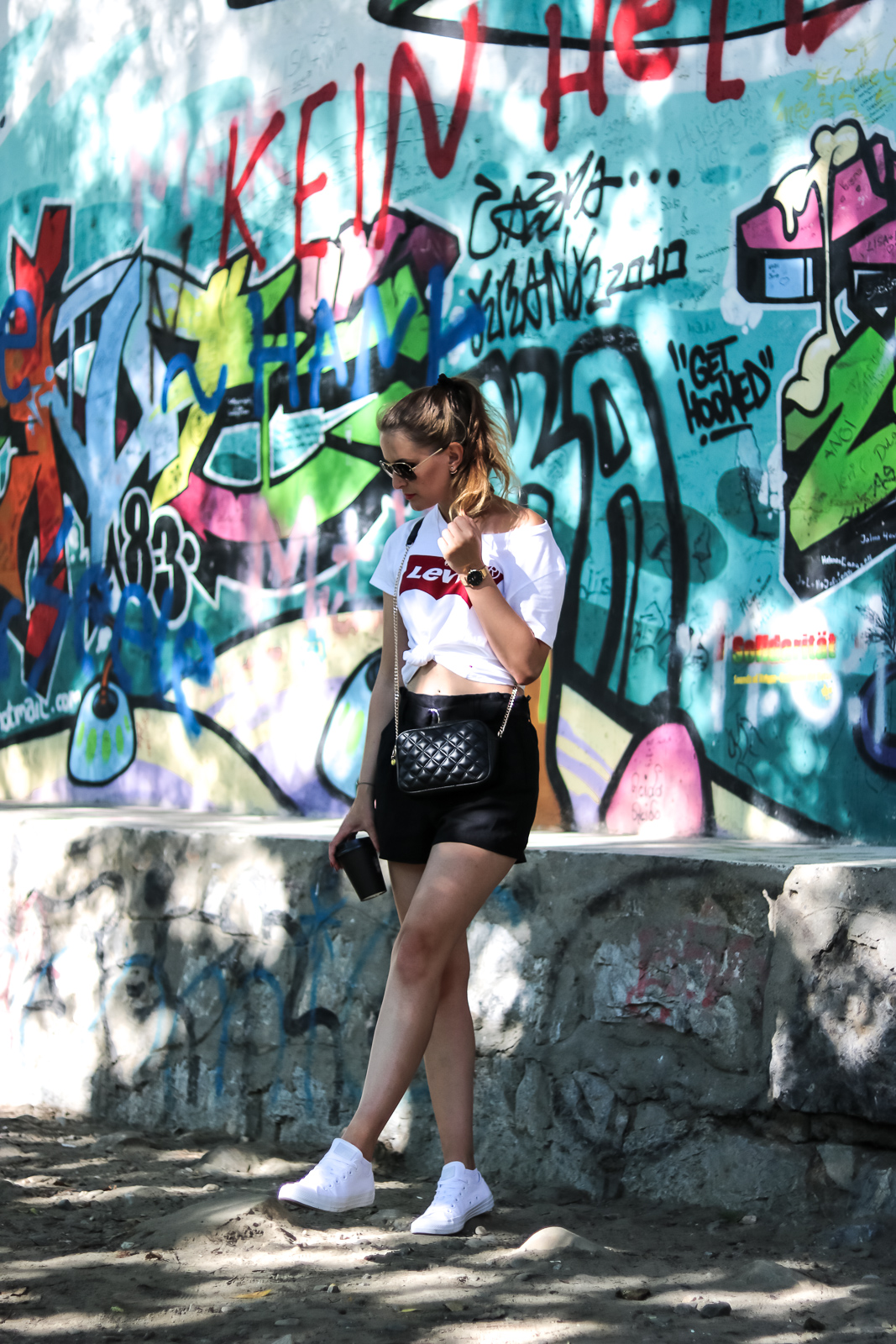 Leinen - das Trendmaterial für den Sommer - Sommertrend - bestes Kleidungsstück für den Sommer - luftig leichte Kleidung für den Sommer - sportlicher Look mit Leinen Shorts - Fashionladyloves by Tamara Wagner - Modeblog - Fashion Blog