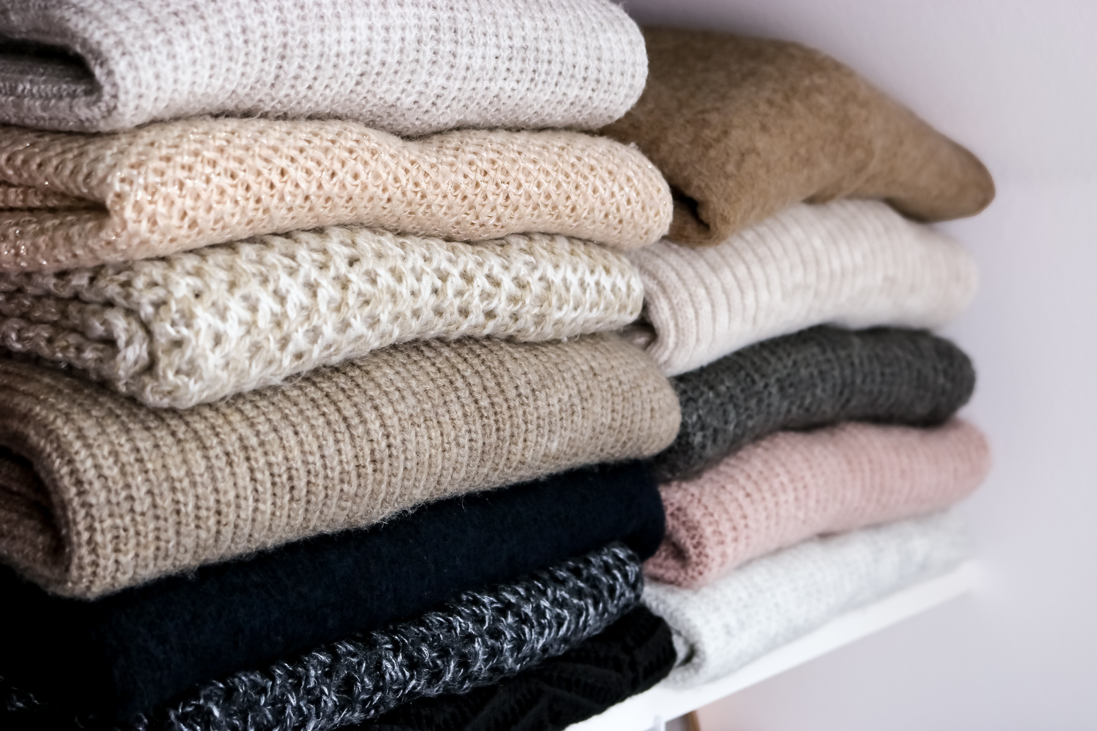 8 Tipps für mehr Ordnung im Kleiderschrank - Kleiderschrank aufräumen - Tipps und Tricks - Kleiderschrank Hacks - Kleiderschrank sortieren - mehr Platz im Kleiderschrank - der perfekte Kleiderschrank - Alltagstipps - Life Hacks - Fashionladyloves by Tamara Wagner - Lifestyle Blog