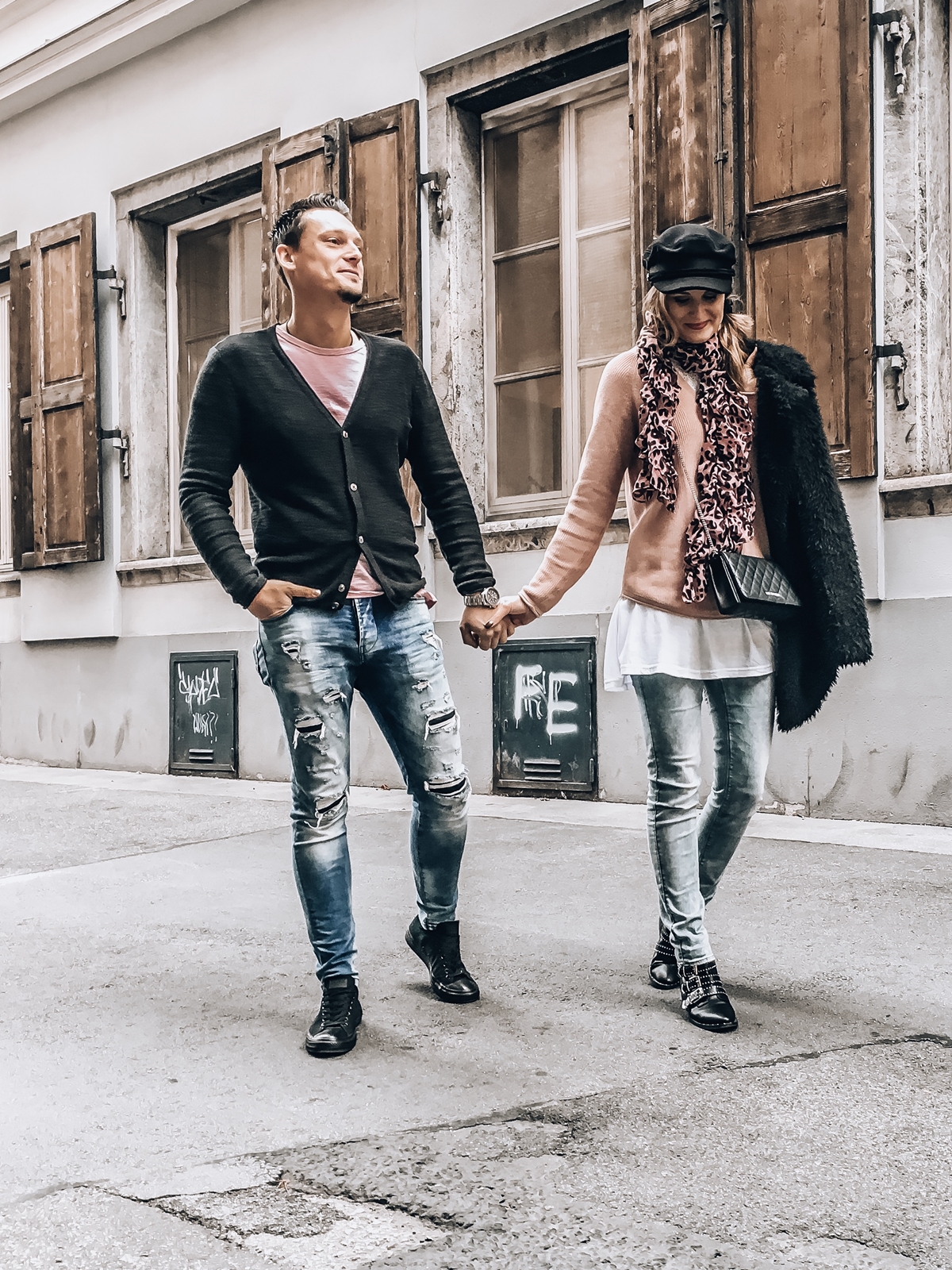 Partnerlook - 10 Outfit Ideen für süße Pärchenlooks - Mode Tipps für Pärchen - Pärchenoutfits - Pärchen Mode - Couple Style - Couple Fashion - Couple Goals - Outfitideen - Stylingtipps - Outfit für Pärchen - Mode für Paare - Fashionladyloves by Tamara Wagner - Fashion Blog - Fashionbloggerin