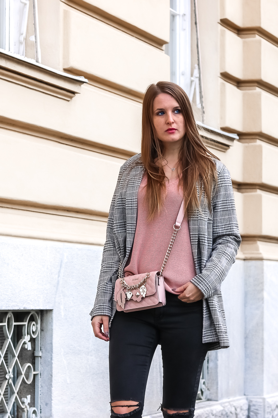 Der Blazer Trend - entdecke die schönsten Modelle - Blazer shoppen - Blazer Trends - Blazer kombinieren - Modetrend 2019 - Blazer stylen - Blazer mit Gürtel - schönen Blazer kaufen - Fashionladyloves by Tamara Wagner - Modeblog 