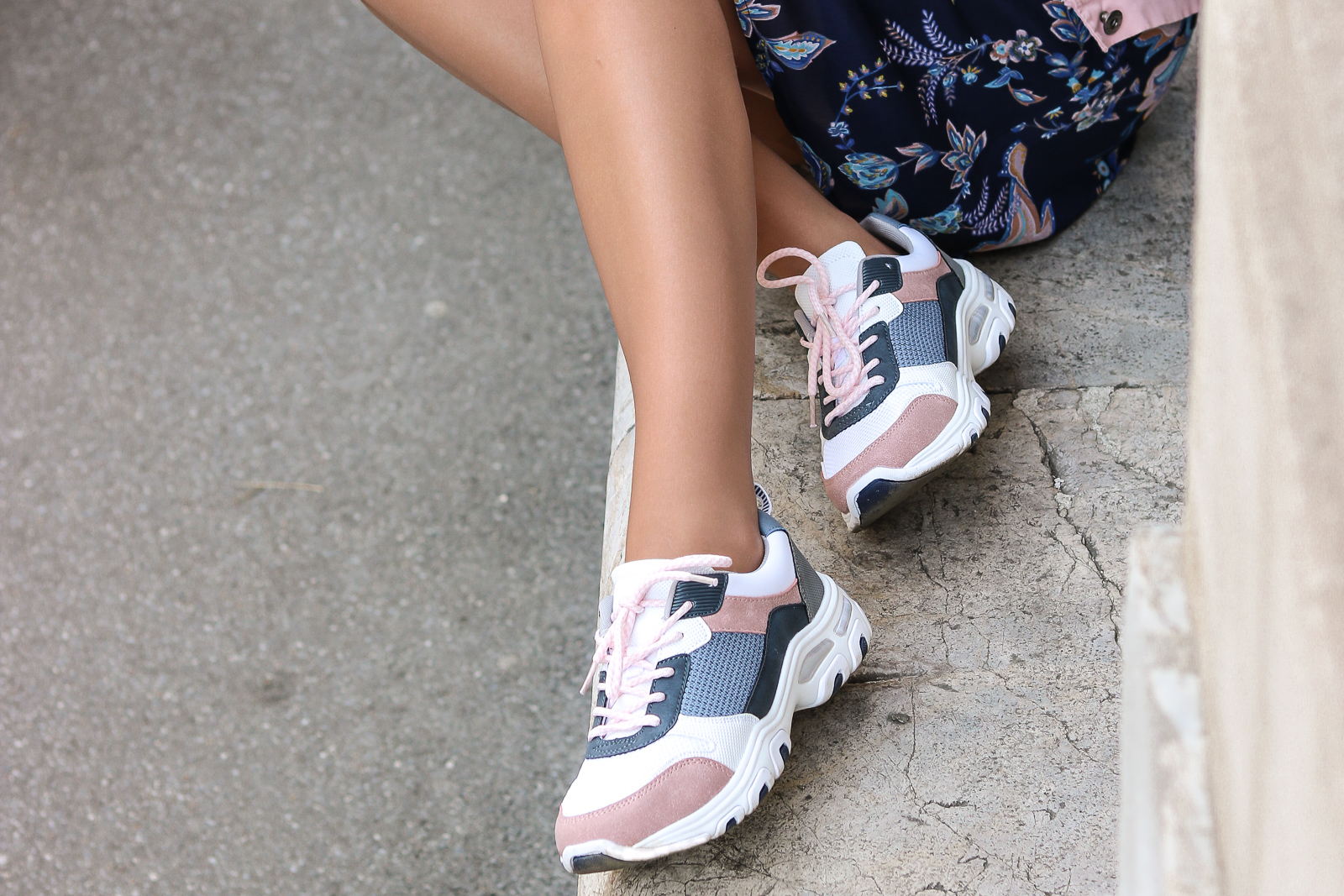 Die Sneaker-Trends des Jahres - diese Sneaker musst du haben - die schönsten Turnschuhe - Sneaker im Büro - Sneaker im Alltag - mit Sneaker auf eine Party - die schönsten Sneaker kaufen - Fashionladyloves by Tamara Wagner - Modeblog - Fashion Blog aus Österreich