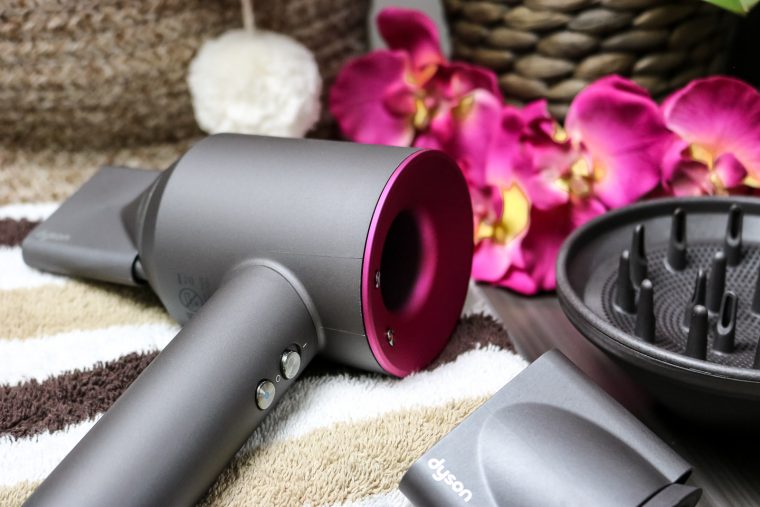 Dyson Supersonic - Der Haartrockner im Test - Blogpost - Dyson Haarföhn Testbericht - Dyson Haartrockner - bester Haartrockner - der beste Haarföhn - Haare schneller trocknen - Haarföhn für gesunde und glänzende Haare - Fashionladyloves by Tamara Wagner - Beautyblog - Blogpost -Blog