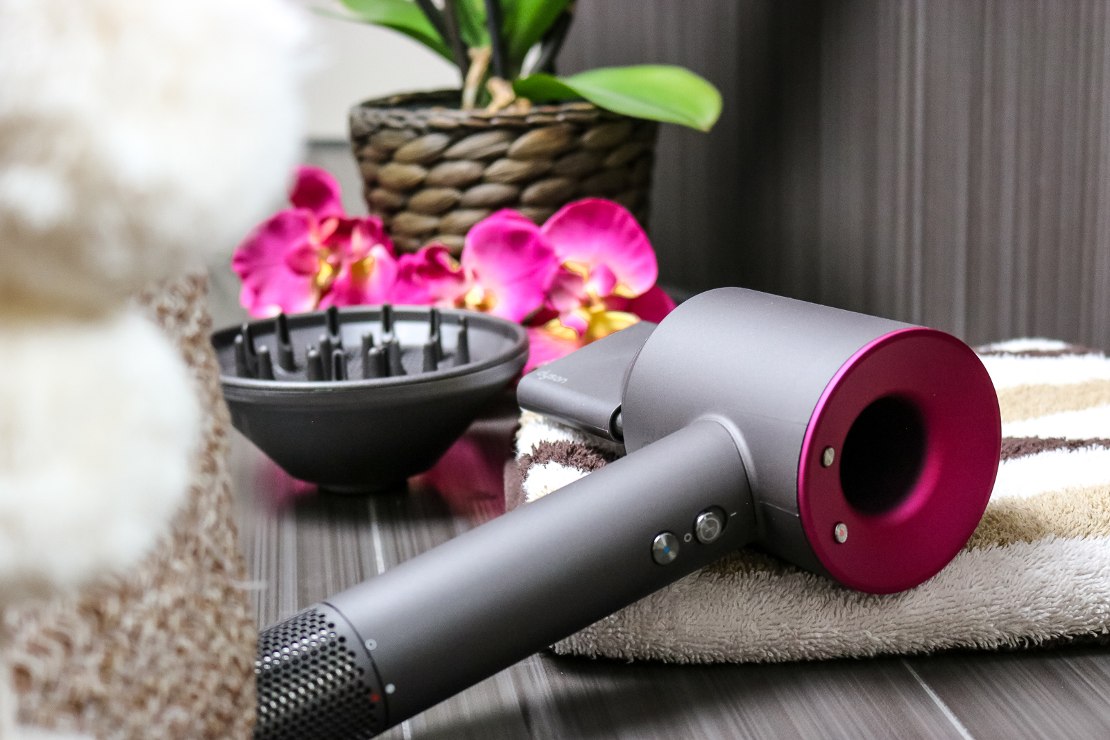 Dyson Supersonic - Der Haartrockner im Test - Blogpost - Dyson Haarföhn Testbericht - Dyson Haartrockner - bester Haartrockner - der beste Haarföhn - Haare schneller trocknen - Haarföhn für gesunde und glänzende Haare - Fashionladyloves by Tamara Wagner - Beautyblog - Blogpost -Blog