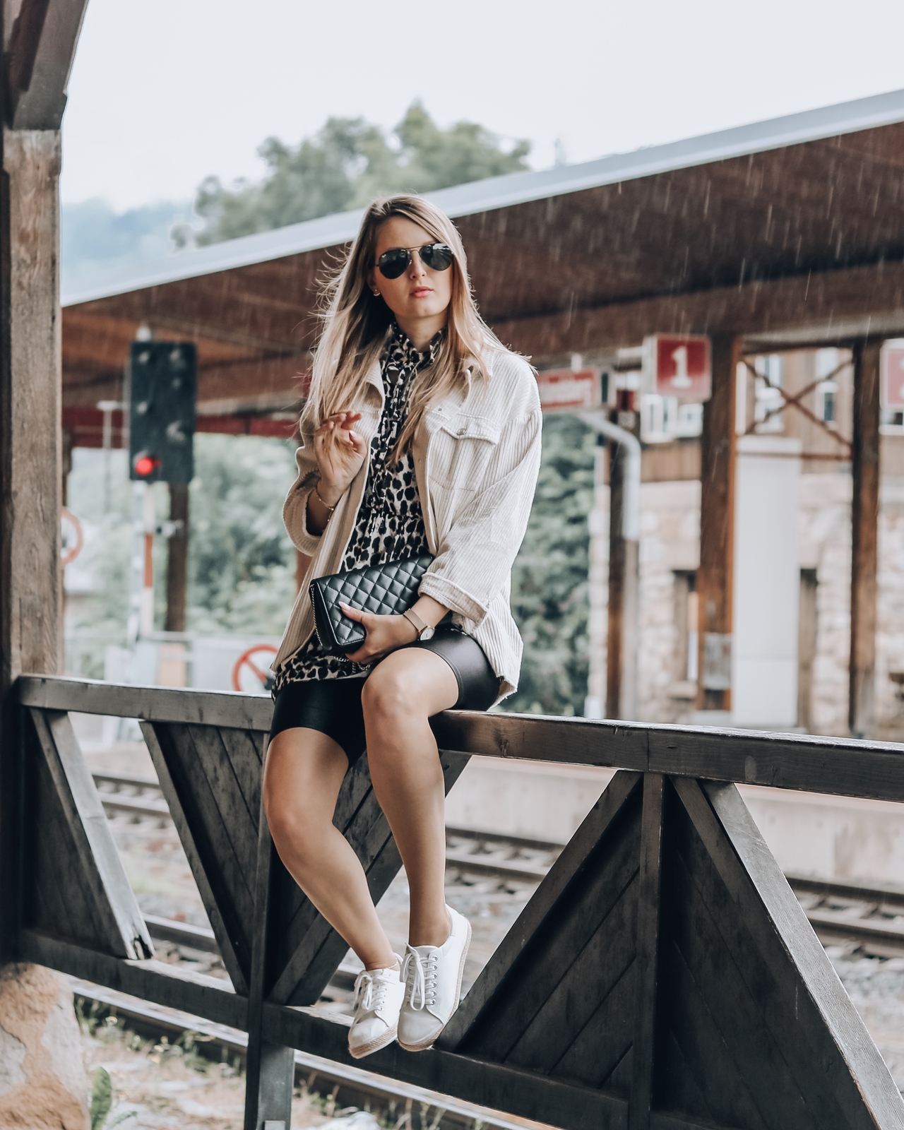 Die Radlerhose - so stylst du dieses Trendteil - Radlerhose kombinieren - Outfits mit Radlerhosen - Modetipps Radlerhose - so kombinierst du die Radlerhose für jeden Anlass - Fashionladyloves by Tamara Wagner - Modeblog aus Österreich