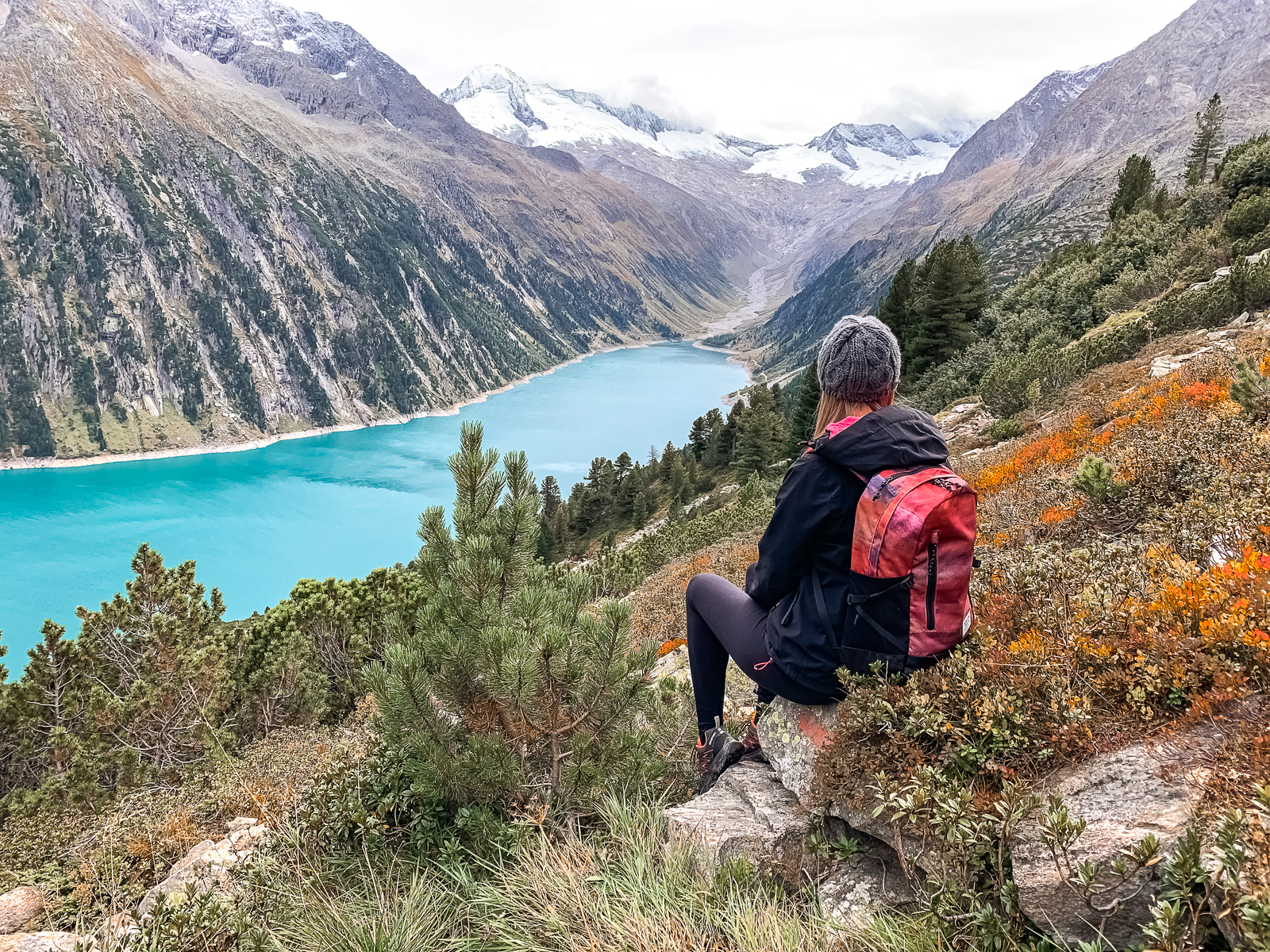 Wandern im Zillertal in Tirol - Wandern in den Bergen - Wanderwege in Tirol - Schlegeis Stausee - Wanderung zur Olpererhütte - Ausblick auf den Schlegeis Stausee - Reisen - Österreich erkunden - Fashionladyloves by Tamara Wagner - Reiseblog - Travelblog 