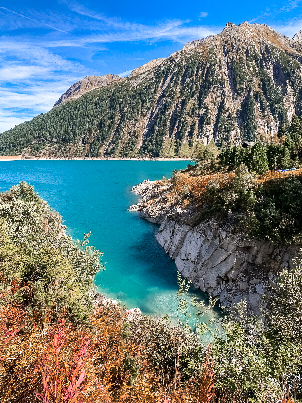 Wandern im Zillertal in Tirol - Wandern in den Bergen - Wanderwege in Tirol - Schlegeis Stausee - Wanderung zur Olpererhütte - Ausblick auf den Schlegeis Stausee - Reisen - Österreich erkunden - Fashionladyloves by Tamara Wagner - Reiseblog - Travelblog 