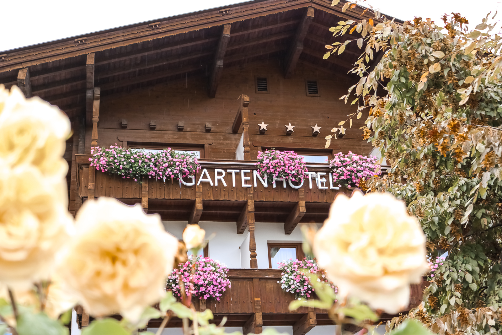 Das Gartenhotel Crystal in Fügen Tirol - Hotel Reviev - sehr schönes 4 Stern Superior Hotel im Zillertal - Hotelbewertung - Hotelempfehlung in Tirol - 4 Sterne Hotel - Reise nach Zillertal - Weekend Getaway nach Tirol - Fashionladyloves by Tamara Wagner - Reiseblogger - Travelblog - Reisen