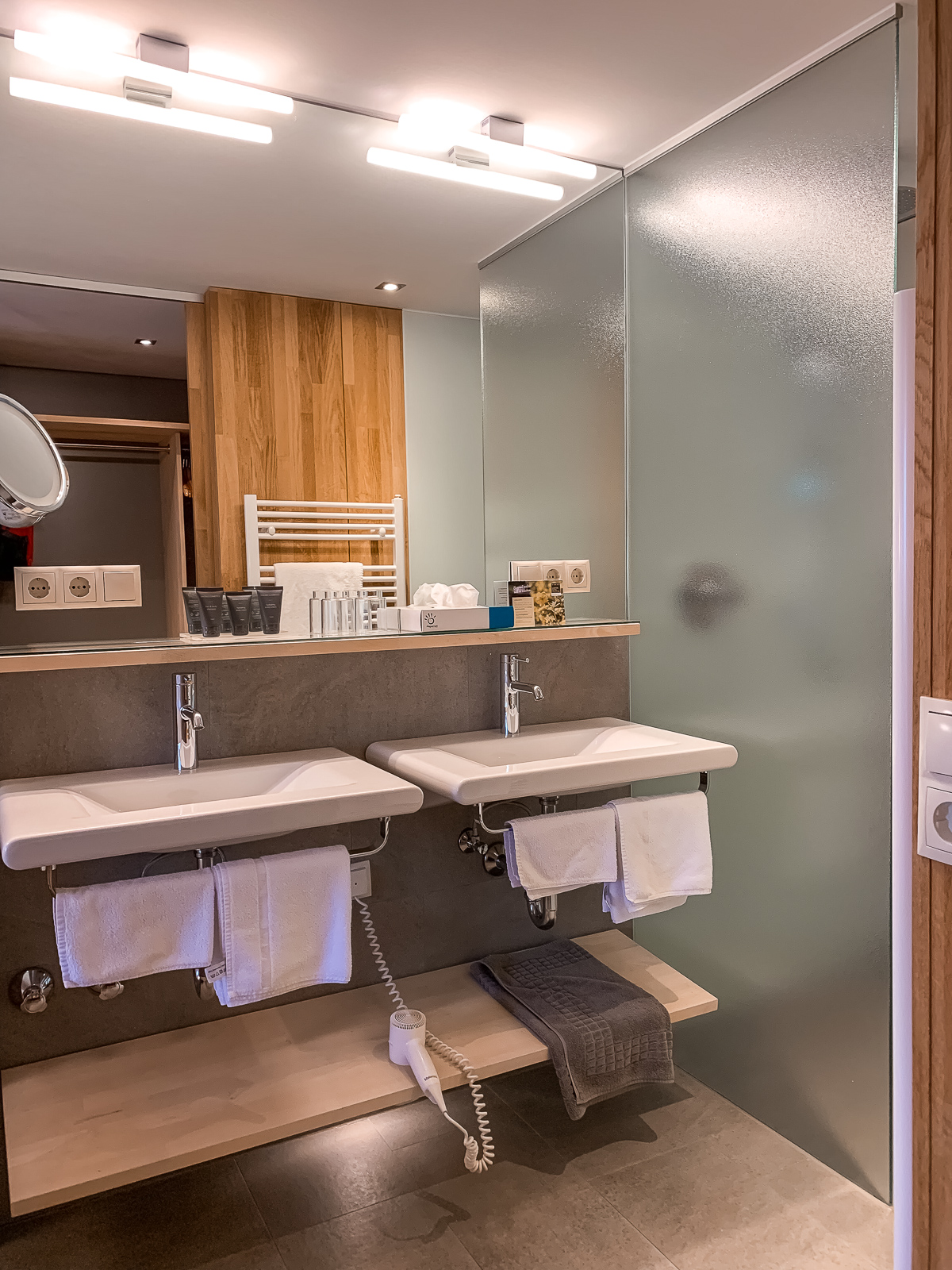 Das Gartenhotel Crystal in Fügen Tirol - Hotel Reviev - sehr schönes 4 Stern Superior Hotel im Zillertal - Hotelbewertung - Hotelempfehlung in Tirol - 4 Sterne Hotel - Reise nach Zillertal - Weekend Getaway nach Tirol - Fashionladyloves by Tamara Wagner - Reiseblogger - Travelblog - Reisen