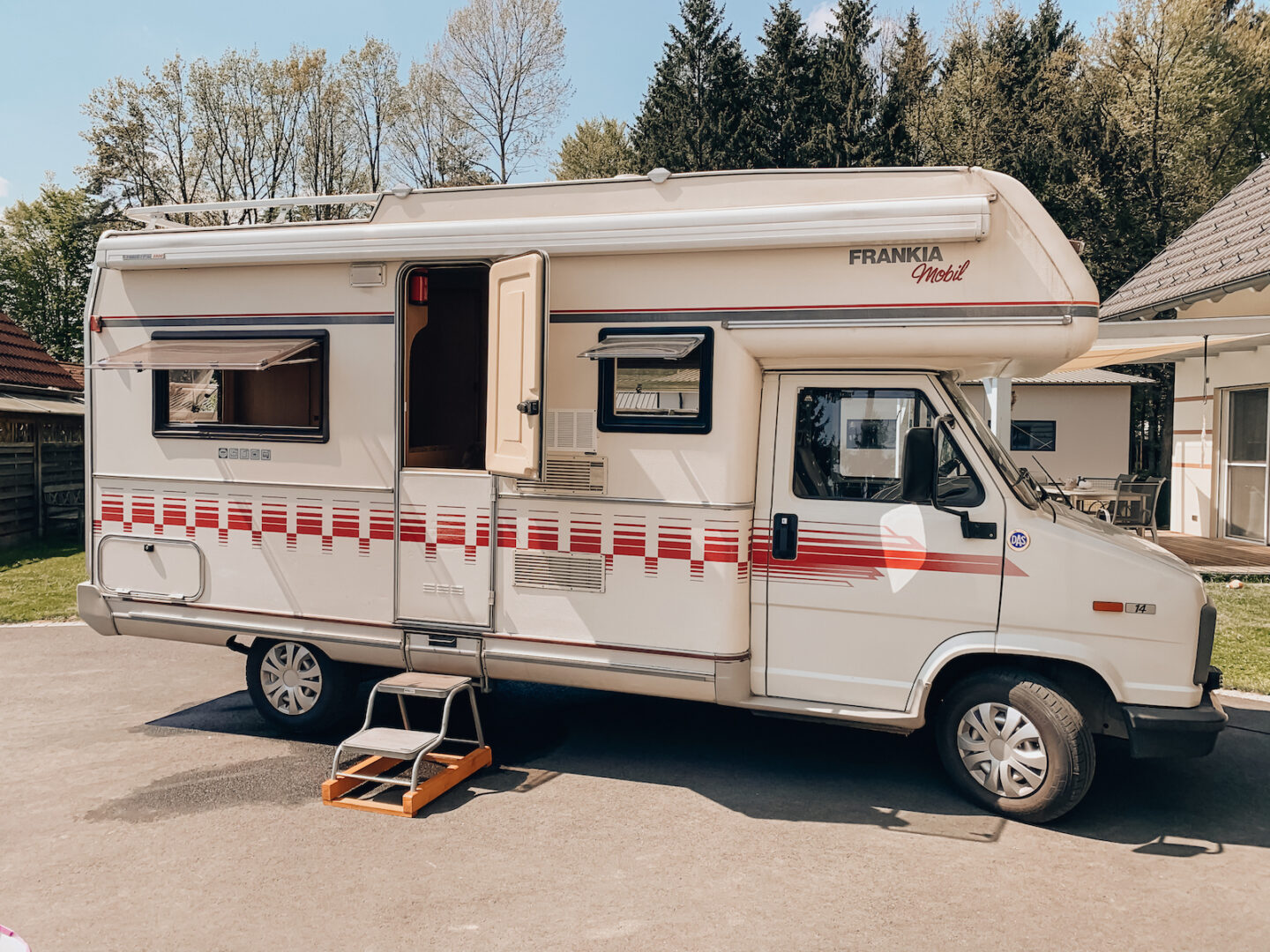 Wohnmobil Makeover - Altes Wohnmobil restaurieren - Womo Reparatur - Vintage Campervan Makeover - aus Alt mach Neu - Camper Renovierung - Camper Restaurierung - Wohnmobil abdichten - Wohnmobil Wasserschaden - Fashionladyloves by Tamara Wagner