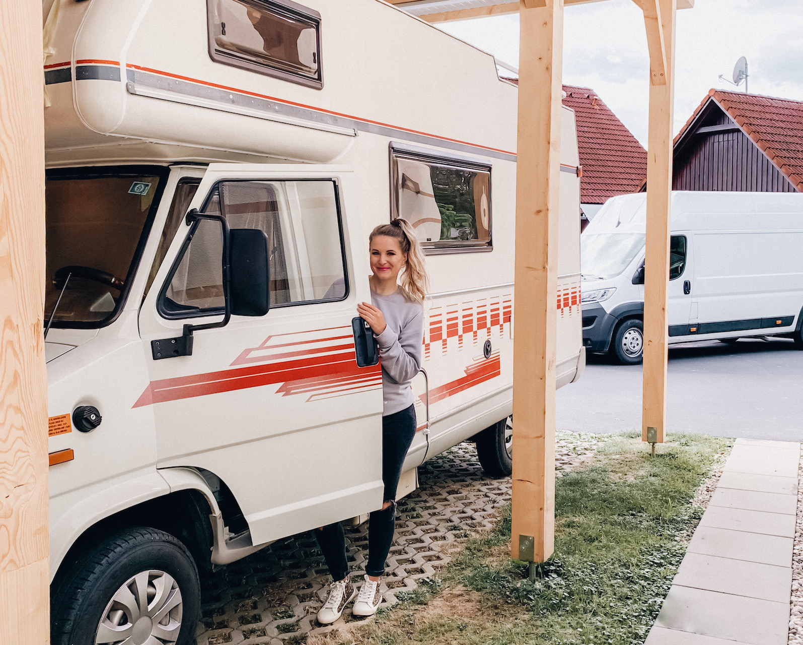 Wohnmobil Makeover - Altes Wohnmobil restaurieren - Womo Reparatur - Vintage Campervan Makeover - aus Alt mach Neu - Camper Renovierung - Camper Restaurierung - Wohnmobil abdichten - Wohnmobil Wasserschaden - Fashionladyloves by Tamara Wagner