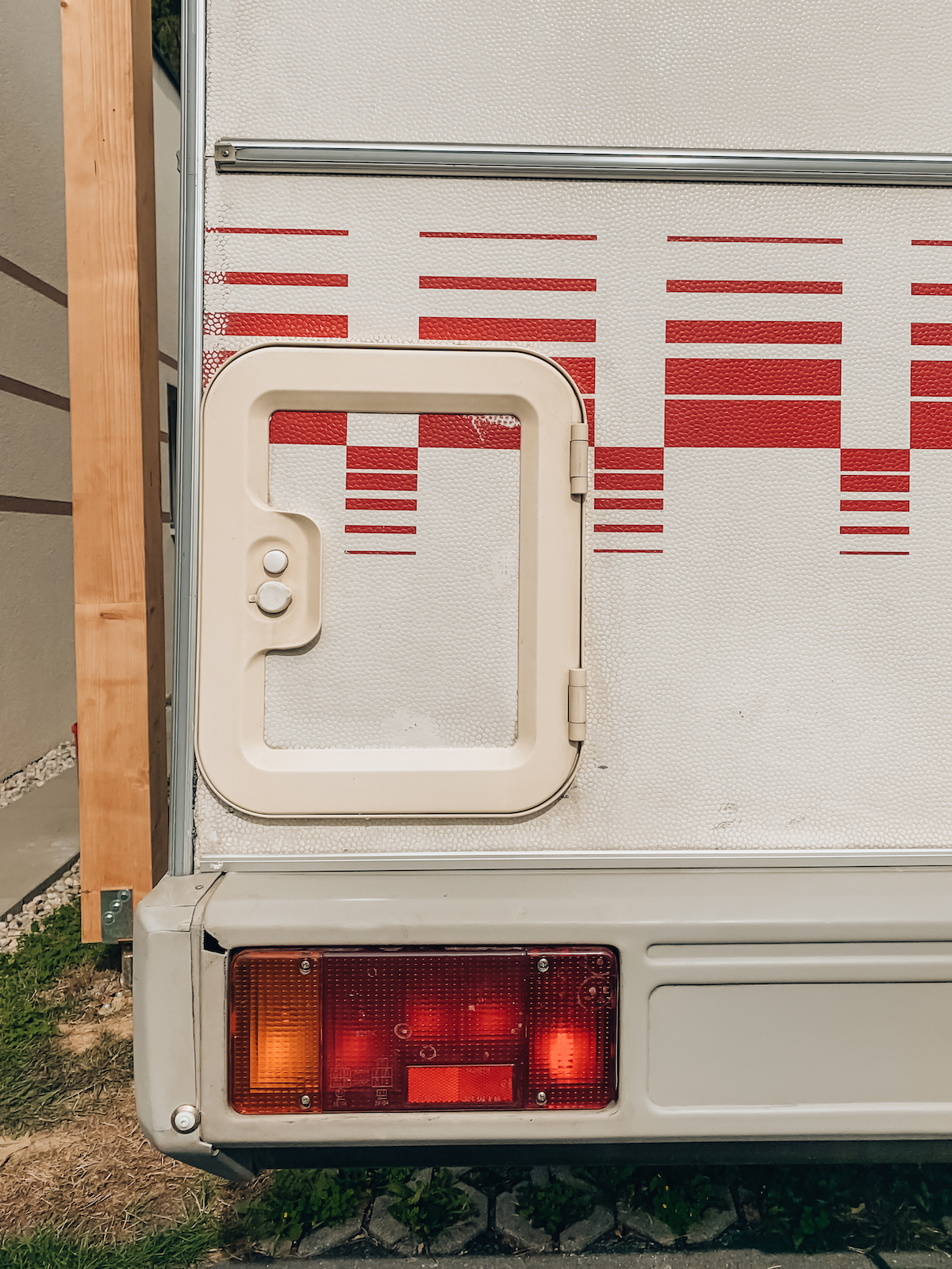 Wohnmobil Makeover - Altes Wohnmobil restaurieren - Womo Reparatur - Vintage Campervan Makeover - aus Alt mach Neu - Camper Renovierung - Camper Restaurierung - Wohnmobil abdichten - Wohnmobil Wasserschaden - Fashionladyloves by Tamara Wagner