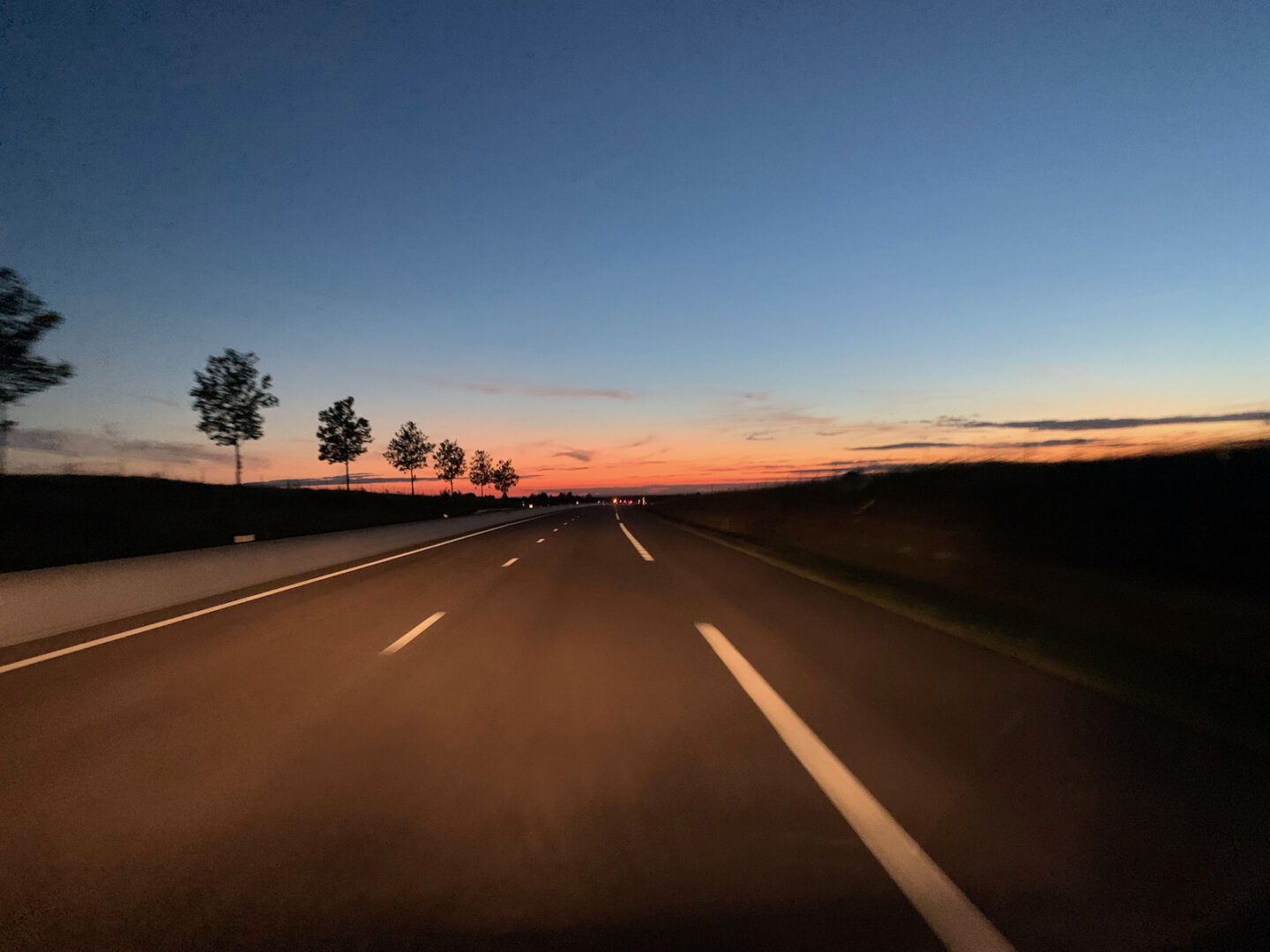 Mit dem Van durch Frankreich - Normandie und Bretagne - Roadtrip durch Frankreich - Campen in Frankreich - Campertrip Europa - Vanille in Europa - Reisen mit Hund - Reiseroute durch Frankreich mit dem Wohnmobil - Fashionladyloves by Tamara Wagner