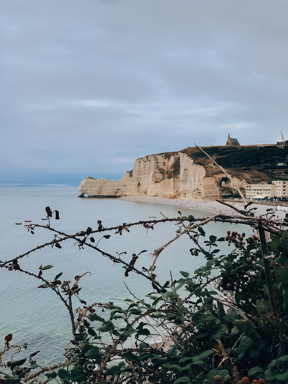 Mit dem Van durch Frankreich - Normandie und Bretagne - Roadtrip durch Frankreich - Campen in Frankreich - Campertrip Europa - Vanille in Europa - Reisen mit Hund - Reiseroute durch Frankreich mit dem Wohnmobil - Fashionladyloves by Tamara Wagner