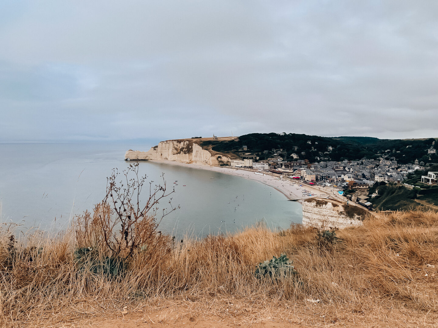 Mit dem Van durch Frankreich - Normandie und Bretagne - Roadtrip durch Frankreich - Campen in Frankreich - Campertrip Europa - Vanille in Europa - Reisen mit Hund - Reiseroute durch Frankreich mit dem Wohnmobil - Fashionladyloves by Tamara Wagner